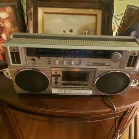 Rt-6075 Toshiba Vintage Boombox Cassette Player Radio Vtg 1980s Am/fm Works