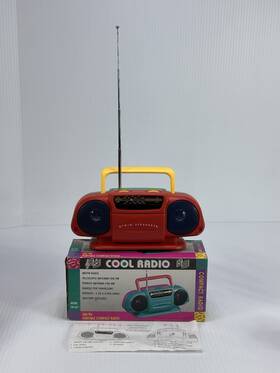 Cr-3411 Toys & Vision Vintage 1990s Cool Radio Twin Speakers Portable Am/fm Red Green Yellow Nib