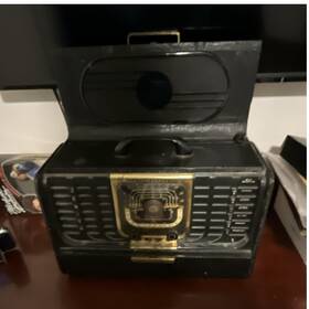 8g005y1 Trans-oceanic Vintage Portable/tabletop Radio In Carrying Case