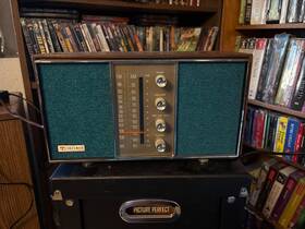 Rk1001126 Triumph 90d0431-2 Vintage 1960s Solid State Am/fm/afc Radio Model Rk1001126 Triumph 90d0431-2 Vintage 1960s Solid State Am/fm/afc Radio Model