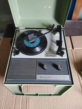 Mae6963a-96untest Truetone 6963a-96 Rare Portable Vintage Solid State Record Player Model