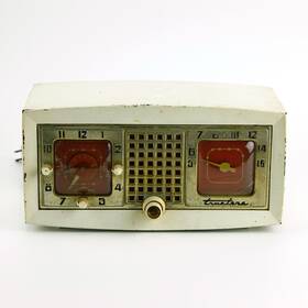 D-2217b Truetone Western Auto Supply Trutone D-2217 B Clock Am Radio - Tested