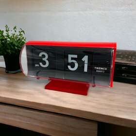 Qt-30t Twemco Red Analog Flip Clock Rare Hard To Find Retro