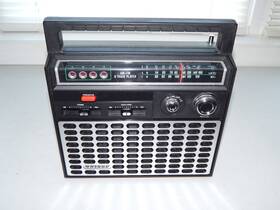 46fm Unisef Vtg Am/fm Radio 8 Track Model Works With Issues - Watch Video Read 46fm Unisef Vtg Am/fm Radio 8 Track Model Works With Issues - Watch Video Read