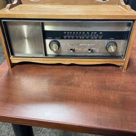 1756a Wards Vintage 1960 S Airline Solid State Am/fm Electric Radio Maple