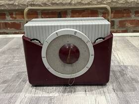H-348p5 Westinghouse Vintage Model Portable Tube Radio/maroon/retro