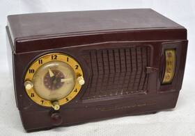 H-374t5 Westinghouse Maroon Radio Needs Work