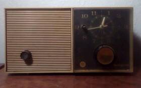 H-9i3l5 Westinghouse Vintage Clock/alarm/am Radio Model