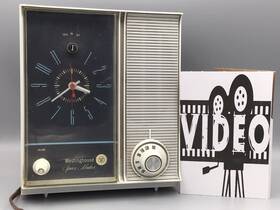 H205l5 Westinghouse Vtg Tube Radio Working White Spacemaker Clock Mcm Euc