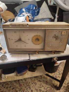 H72276 Westinghouse Vintage Am Clock Radio