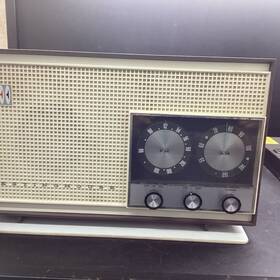 H762n7 Westinghouse Vintage Model Am/fm Radio Tested