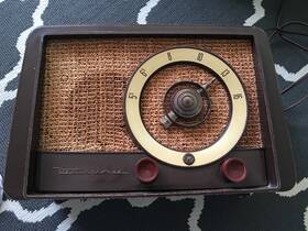 H833tsu Westinghouse Vintage Model 1951 Radio