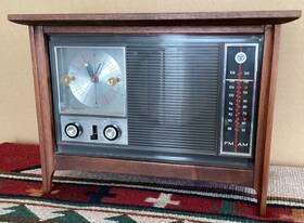 H875ln6 Westinghouse Vintage Am/fm Radio Cabinet Walnut 1950-60s -tested Working H875ln6 Westinghouse Vintage Am/fm Radio Cabinet Walnut 1950-60s -tested Working