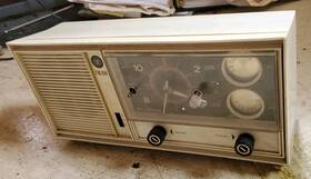 H941ln6 Westinghouse 1960s Am/fm Radio Alarm Clock