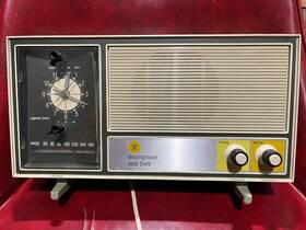 Rc41m570 Westinghouse Vintage Am Clock Radio