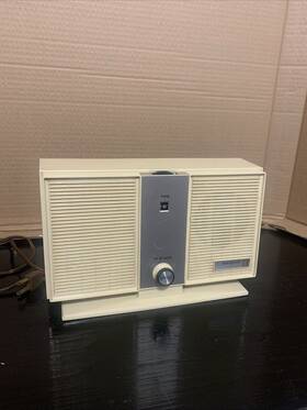 Rta1180b Westinghouse Vintage Am Radio Model Bisque White