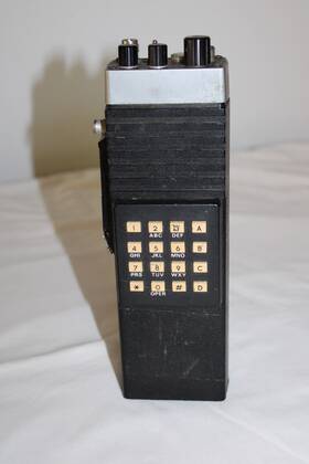 T-2202 Wilson Vintage Model Sm 220 Mhz Crystal Controlled Radio Telephone Rare