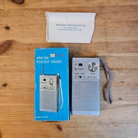 2325s Windsor Vintage Am-fm Pocket Radio Model Box And Manual