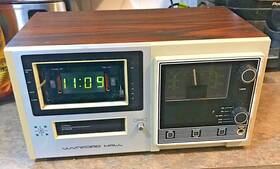A9874x Wynford Hall / Sanyo Vintage Am Fm 8 Track Digital Clock Radio Model A9874 X