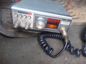 Ft-127ra Yaesu Vintage Amateur Vhf/fm Transceiver Radio Powers On - Untested
