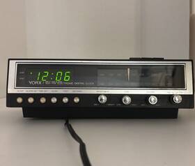 R5139a Yorx Vintage Am/fm Electronic Digital Clock Dual Alarm Retro Works Read