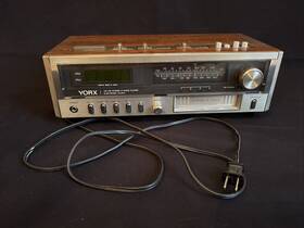 R5263 Yorx Vintage Am Fm Stereo 8 Track Player Electronic Clock Radio Works
