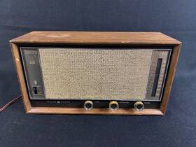 2-2921 Zenith Vtg Long Distance Am/fm Afc Solid State Radio Z426p Works Great