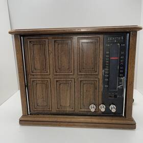 2-3312 Zenith Vintage Solid State Am Fm Table Top Radio Wood Case Tested Works