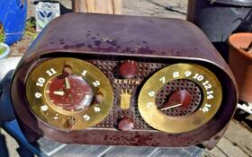 5-16729 Zenith Vtg Tube Clock Radio 5g03 Great Shape Works Needs Repair