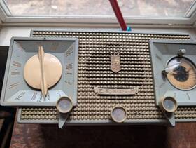 7j03 Zenith 1950s Model Am / Fm Clock Radio. Antique