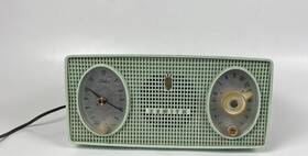 B514-f Zenith 873297 Vintage Telechron Green Clock Radio Mid Century Turns On