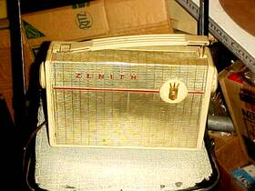 A-400 Zenith Antique Radio Portable Model Tube Type W Original Batteries