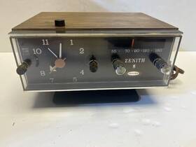 B285w Zenith Vintage Am Radio Alarm Clock Analog Model Tested Retro 1970s