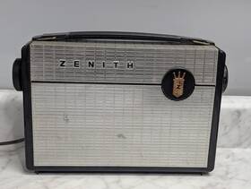 B400y Zenith Vintage Tube Radio Model Am