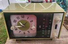 C462f Zenith Vintage Pea Green Clock Radio Alarm Works