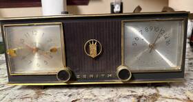 C624c Zenith Vintage Collectible Clock Radio - Model C624 Tested And Working