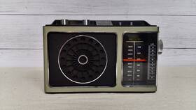 D811965 Zenith R70 Royal Am Fm Battery / Electric Transistor Radio Parts Only