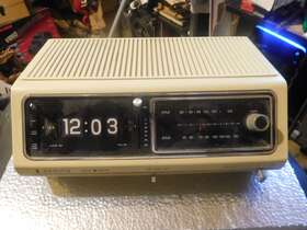 F460p2 Zenith Solid State Am/fm Mechanical Number Clock Radio Tested