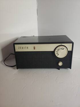 J506c Zenith Tube Radio Am Vintage 1960s Mcm Black Tabletop