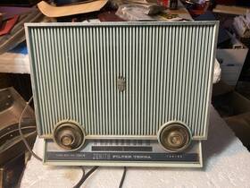K615 Zenith Vintage Model Working Am Radio 1960s