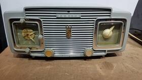L520g Zenith L520r Vtg 1954 Mcm Green Am Table Radio W Telechron Clock - Parts