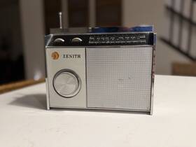 R72jz Zenith N712 Vintage 1968 Royal 72 Am/fm Radio - Tested Works Clean Battery Comp