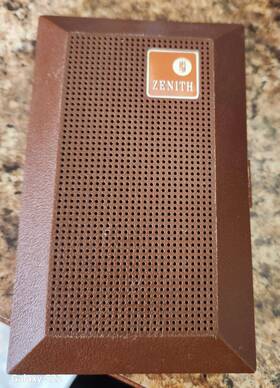 R16j Zenith Vtg Royal 16 Transistor Radio 1970s Model # Great Condition Works