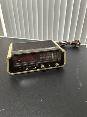R445 Zenith Vintage Radio Model Electronic Digital Clock Tested And Works
