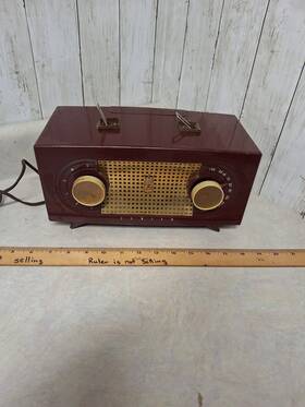 R511-r Zenith Vintage Radio