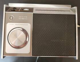 Re-71j Zenith Vintage Royal Am Radio Tested