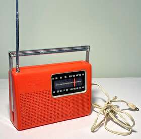 Rf42 Zenith Vintage Orange Transistor Fm/am Radio Works Plugged In