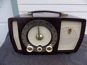 S-40174 Zenith Am/fm Radio Mod Y724 - 721 Brown With Handle Early 50s Bakelite Tested Works
