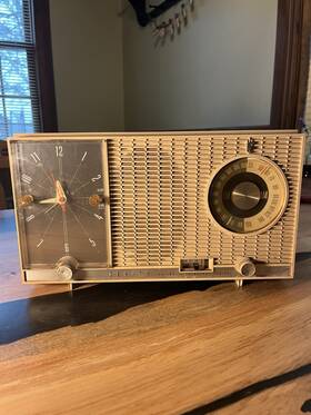 S-54567 Zenith Vintage Long Distance Am/fm Radio Model Partially Working