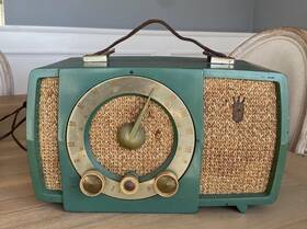 T724 Zenith Model Am/fm Radio - Vintage 50 S Retro Green Usa Turns On